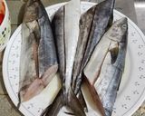 Foto del paso 1 de la receta: Sierra en salsa moscatel acompañadas de cabellos de plátano verde fritos