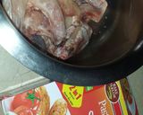 A picture of step 2 of Chicken vegetable macroni kabab.