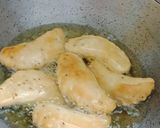 A picture of step 6 of Mini savoury gujiya.