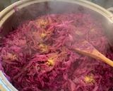 A picture of step 1 of Tangy Red Cabbage.