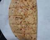 आटा गार्लिक ब्रेड (विदाउट यीस्ट और अवन)(atta garlic bread without yeast and oven recipe in hindi) रेसिपी चरण 6 फोटो