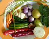 Foto langkah ke 2 dari resep Cumi Cabai Hijau Masak Saus Tiram.