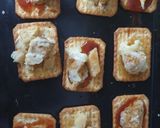 A picture of step 2 of Tucfrizza (tuc pizza fries).