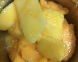 A picture of step 2 of Mango shake.