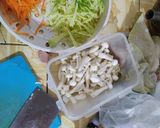 Foto langkah ke 1 dari resep Oseng sosis sayur.