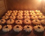 Foto langkah ke 3 dari resep Blueberry Spritz Cookies.