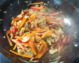Foto del paso 3 de la receta: Espaguetis con gambas a la asiática