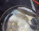 A picture of step 3 of Chessy cracker and chips with sauce.