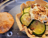 Foto del paso 9 de la receta: Tartaleta de calabacín con queso, nueces y miel
