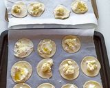 Une image de l'étape 2 de Mini feuilletés chèvre frais - figues (et aux noix - jambon cru).