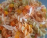 Une image de l'étape 2 de Salade de pâtes multicolore sauce cocktail #posterestival.