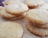 Foto langkah ke 12 dari resep Butter Kukis Koin Almond Wijen (kue Lebaran).