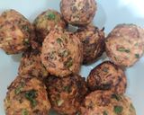A picture of step 6 of Veg Manchurian with Gravy.