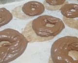Foto del passaggio 4 della ricetta Bignè al cacao con crema pandistelle e panna #febbraioincucina