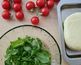 Foto del paso 1 de la receta: Tarta caprese con masa casera sin gluten 🍅 Tarta de tomate, albahaca, mozzarella y AOVE 🥗 low carb