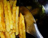 A picture of step 6 of Chips Pakoray.