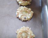 Foto langkah ke 5 dari resep Choco Peanut Thumbprint Cookies.