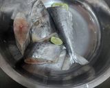 Foto langkah ke 1 dari resep Parede Ikan Tenggiri Kuah Kuning.