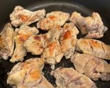 Hình bước làm 1 của món Gà sốt mật ong (chicken with honey sauce)