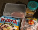 รูปขั้นตอนการทำที่ 1 ของ ก๋วยเตี๋ยวน้ำตก แบบซอง