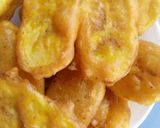 A picture of step 6 of Green banana bhajia.