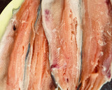 Foto del paso 1 de la receta: Truchas rellenas de jamón serrano y queso