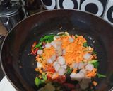 Foto langkah ke 4 dari resep Tumis toge sosis.