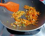Foto langkah ke 4 dari resep Orak Arik Telur Sayuran.