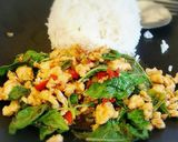รูปขั้นตอนการทำที่ 1 ของ ข้าวกะเพราอกไก่สับนุ่ม