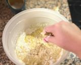 Foto del paso 2 de la receta: Coca de escalivada y sardinas en freidora de aire 🐟 🫑 🧅 🍆