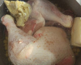 Foto del paso 1 de la receta: Puchero de garbanzos con boniato y guisantes