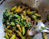 A picture of step 3 of Ivy groud  fry.