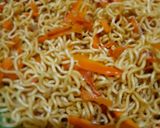 Foto langkah ke 5 dari resep Mie Goreng Burung Dara.