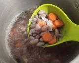 Foto langkah ke 2 dari resep Sayur Kacang Merah Wortel.