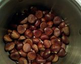 Foto del passaggio 2 della ricetta Castagne cotte in pentola