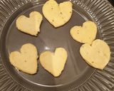 A picture of step 8 of Heart shaped Veg pizza.