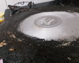 A picture of step 3 of Tandoori Roti.