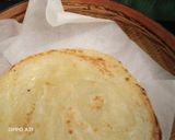 A picture of step 4 of Khasta kararay parathay.