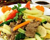 Hình bước làm 4 của món Nui Xào Thập Cẩm
