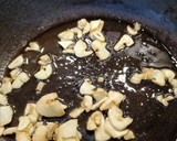 Foto del paso 2 de la receta: Lombarda al ajillo