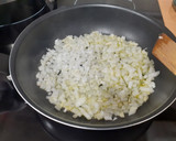 Foto del paso 6 de la receta: Calabacín relleno con cebolla y mijo