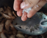Foto del paso 7 de la receta: Pechuga rellena con crema de champiñones🍄