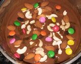 A picture of step 4 of Mini Cake Bombs.