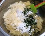 Foto langkah ke 2 dari resep Long Potato Cheese stick.