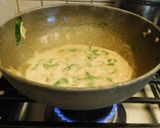 A picture of step 4 of Zucchini noodles with spinach masala curry.