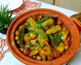 Une image de l'étape 9 de Tajine marocain au poulet, légumes et olives.
