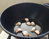 Foto del paso 1 de la receta: Pechuga de pollo al ajillo