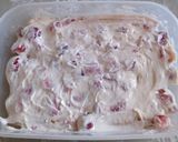 Foto del passaggio 8 della ricetta Tiramisù alle fragole 🍓