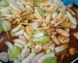 Hình bước làm 4 của món Tokbokki nhà làm