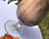 A picture of step 3 of Banana strawberry and almond smoothie.
